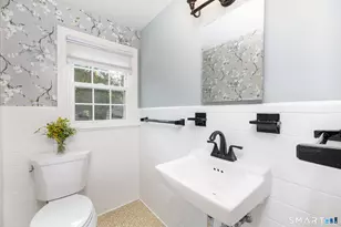110 Richmond Ln, West Hartford, CT 06117 - Photo 13