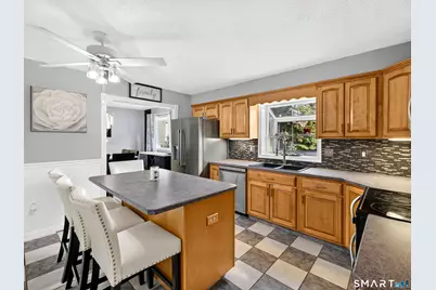 4 Pamela Way, Waterford, CT 06385 - Photo 9