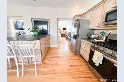 712 East Broadway, Milford, CT 06460 - Photo 9