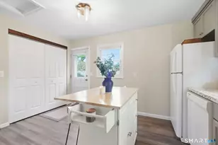 190 Old County Rd, Windsor Locks, CT 06096 - Photo 37