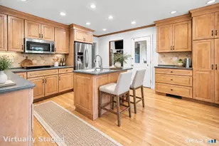163 Juniper Dr, Avon, CT 06001 - Photo 5