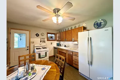 84 Sherman Road, Enfield, CT 06082 - Photo 5