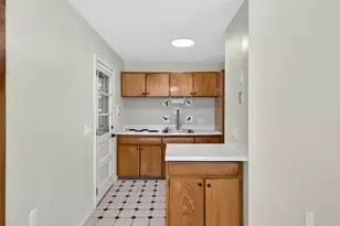33 Cindy Ln, Groton, CT 06355 - Photo 9