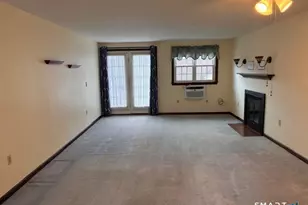 421 Lady Bug Ln, Vernon, CT 06066 - Photo 7