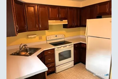421 Lady Bug Lane #421, Vernon, CT 06066 - Photo 3