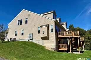 1073 Augusta Dr, Oxford, CT 06478 - Photo 3