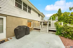 79 Briarwood Dr, Meriden, CT 06450 - Photo 7