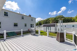 34 Silver Ln, Enfield, CT 06082 - Photo 7