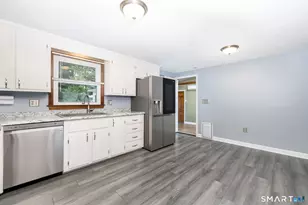 34 Silver Ln, Enfield, CT 06082 - Photo 15