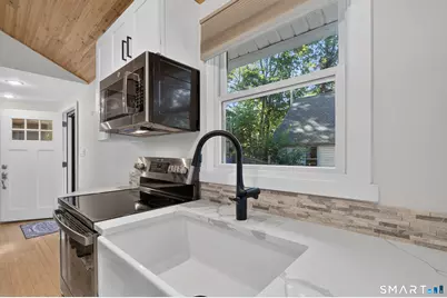 33 Circle Drive, Stratford, CT 06614 - Photo 9