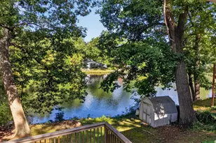 33 Circle Dr, Stratford, CT 06614 - Photo 1