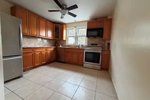40 Travis Ave, Stamford, CT 06905 - Photo 1