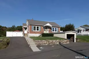 27 Kodak St, Waterbury, CT 06704 - Photo 1