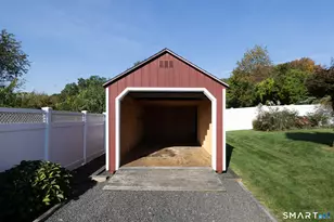 27 Kodak St, Waterbury, CT 06704 - Photo 11