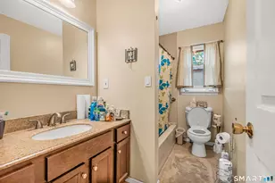 520 Vincellette St, Bridgeport, CT 06606 - Photo 11