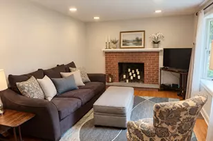 46 Appleblossom Ln, Newtown, CT 06470 - Photo 3