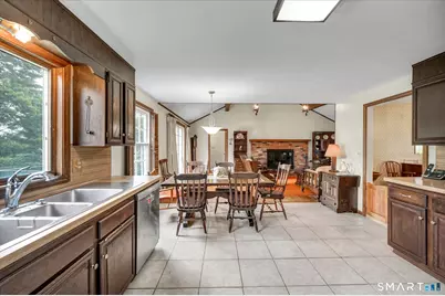 110 Goodspeed Avenue, Meriden, CT 06451 - Photo 5