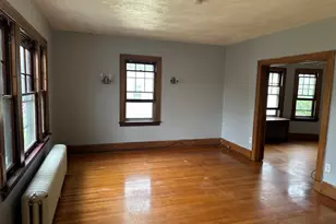 35 Woodmere Rd, West Hartford, CT 06119 - Photo 3