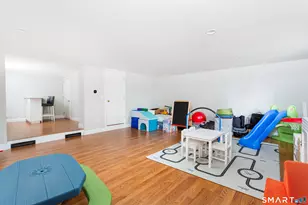 42 Woodledge Rd, Stamford, CT 06907 - Photo 27