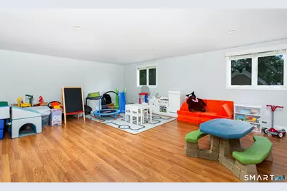 42 Woodledge Road, Stamford, CT 06907 - Photo 25