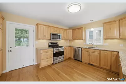 64 Hawthorne Street, West Haven, CT 06516 - Photo 13