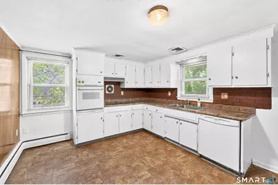 31 Dydo Drive, Montville, CT 06382 - Photo 7