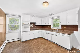 31 Dydo Dr, Montville, CT 06382 - Photo 7