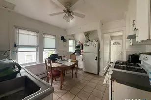 1031 Lindley St, Bridgeport, CT 06606 - Photo 33