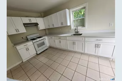 40 Adams Avenue #2nd Fl, Stamford, CT 06902 - Photo 5