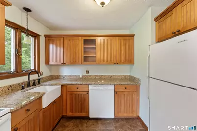 31 Saint Peters Court, Putnam, CT 06260 - Photo 5