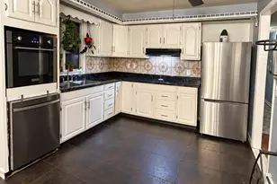 23 Coach Cir, Windsor, CT 06095 - Photo 5