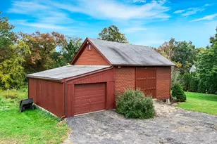 110 W High St, East Hampton, CT 06424 - Photo 25