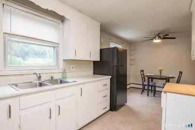 10 Sun Street, Enfield, CT 06082 - Photo 9
