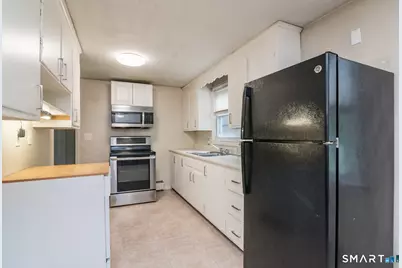 10 Sun Street, Enfield, CT 06082 - Photo 7