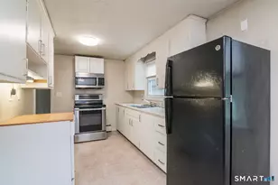 10 Sun St, Enfield, CT 06082 - Photo 7