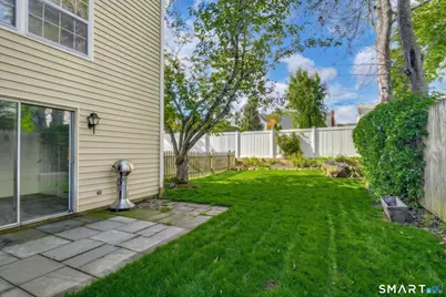 22 Dora Street #D, Stamford, CT 06902 - Photo 21