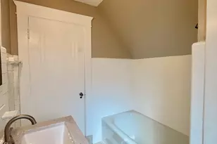110 Marvel Rd, New Haven, CT 06515 - Photo 23