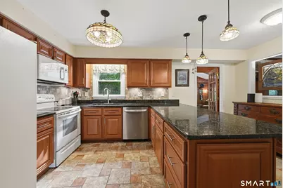27 Danvers Road, New Milford, CT 06776 - Photo 5
