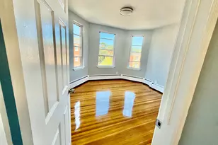 39 Pawtucket St, Hartford, CT 06114 - Photo 3