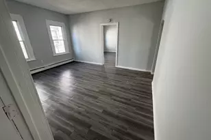 41 Connerton St, New Britain, CT 06051 - Photo 3
