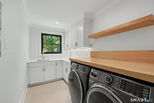 8 Somerset Ln, Greenwich, CT 06878 - Photo 23