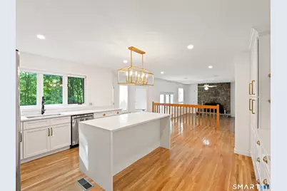 8 Sierra Way, Danbury, CT 06810 - Photo 7