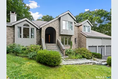 8 Sierra Way, Danbury, CT 06810 - Photo 1