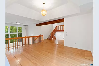 8 Sierra Way, Danbury, CT 06810 - Photo 3