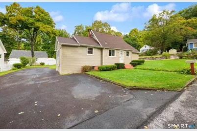 8 Hillside Road, Southbury, CT 06488 - Photo 3