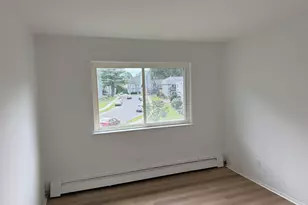 69 Ameridge Dr, Bridgeport, CT 06606 - Photo 15