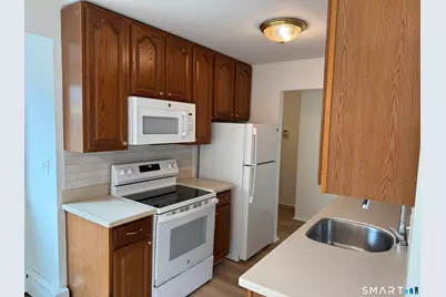 69 Ameridge Drive #69, Bridgeport, CT 06606 - Photo 9