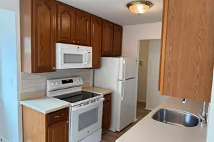 69 Ameridge Dr, Bridgeport, CT 06606 - Photo 9