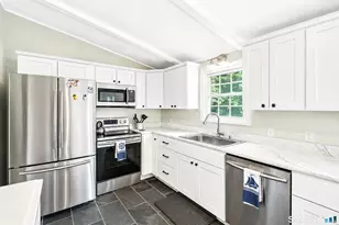 200 Capstan Ave, Groton, CT 06355 - Photo 13