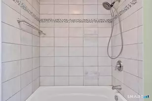 315 Kenwood Ave, Hamden, CT 06518 - Photo 9